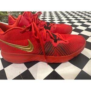 Red Nike Kyrie Flytrap University Basketball shoes sneakers size 11